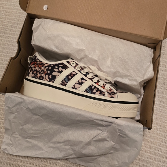 Adidas Women's Nizza Platform Sneakers - Multicolor - NWT - Picture 7 of 7
